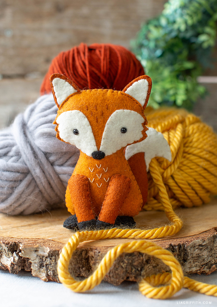 Felt_Fox_Stuffie_5.jpg